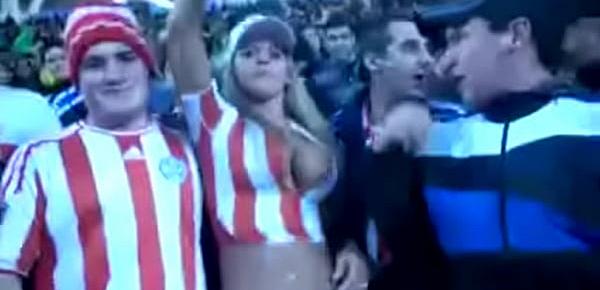  Terrible puta y re tetona paraguaya en la cancha